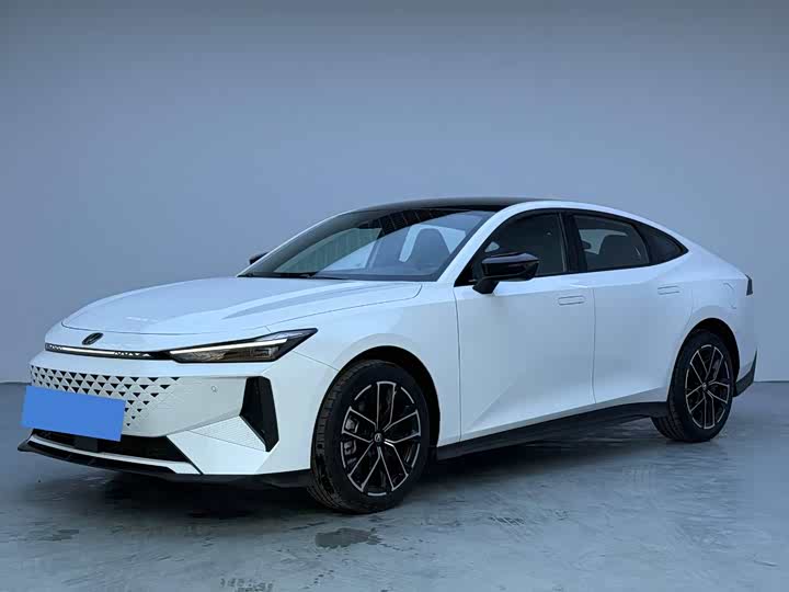 Фото 1 - Changan UNI-V Hybrid