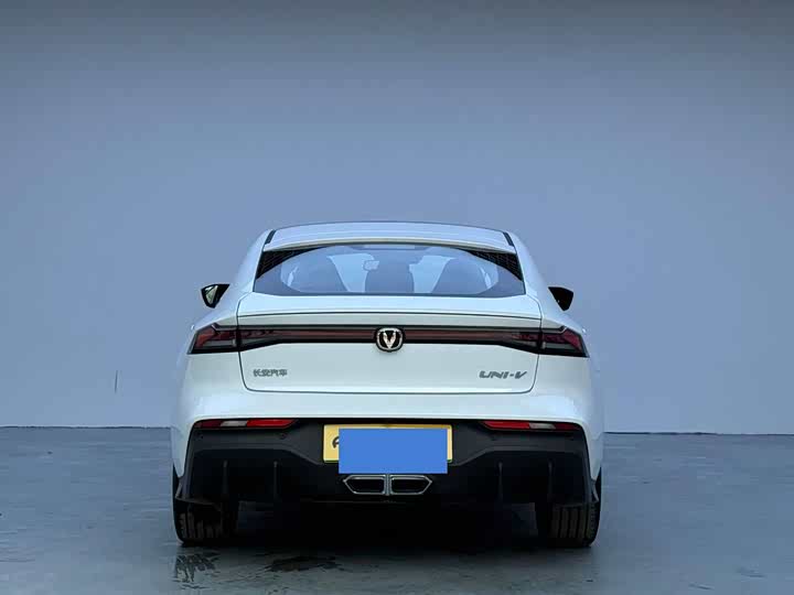 Фото 5 - Changan UNI-V Hybrid