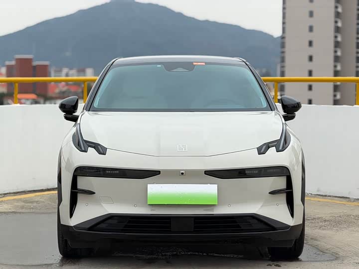 Фото 2 - Zeekr X