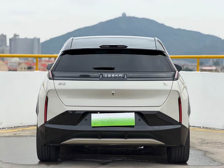 Фото 5 - Zeekr X