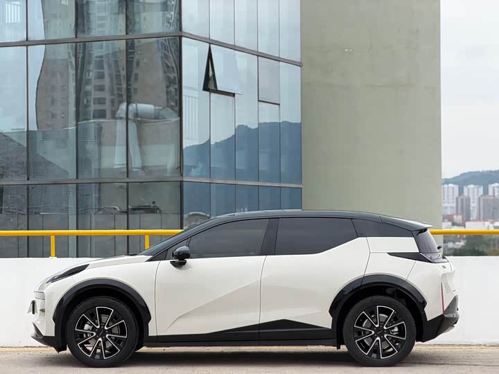 Фото 7 - Zeekr X