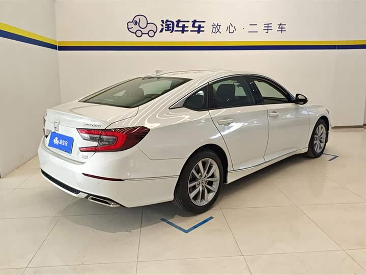 Фото 3 - Honda Accord