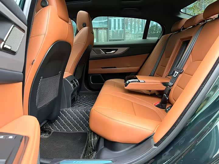 Фото 5 - Jaguar XE L