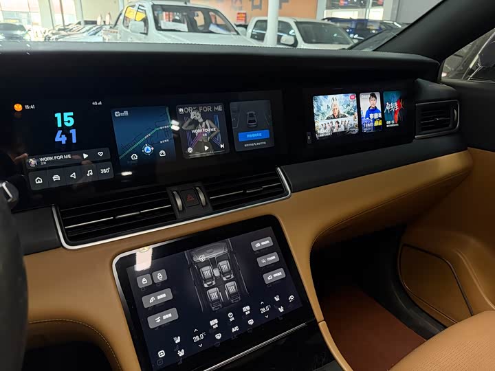 Фото 8 - LiXiang One