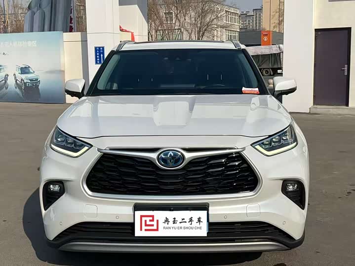 Фото 2 - Toyota Highlander