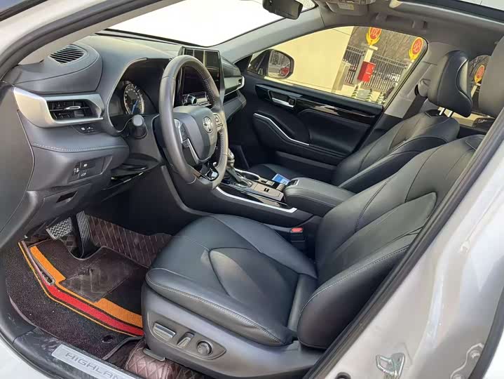 Фото 5 - Toyota Highlander