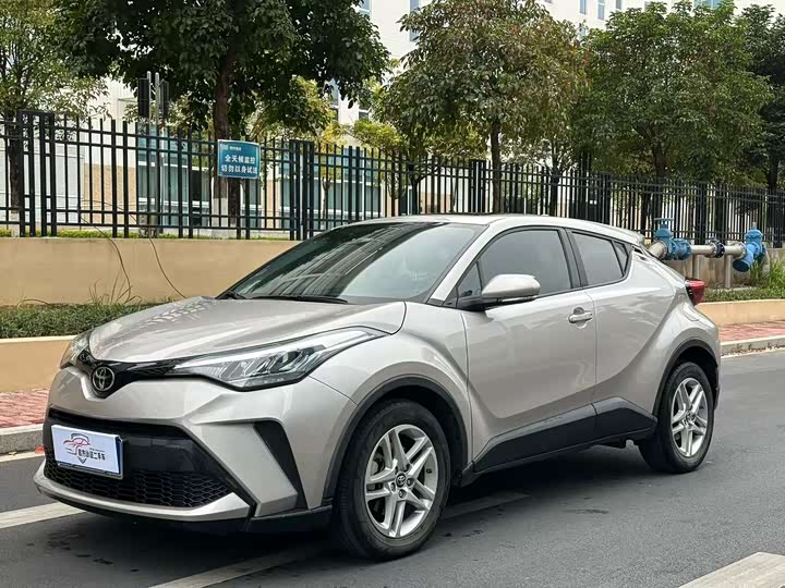 Фото 1 - Toyota C-HR
