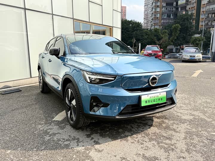 Фото 3 - Volvo C40