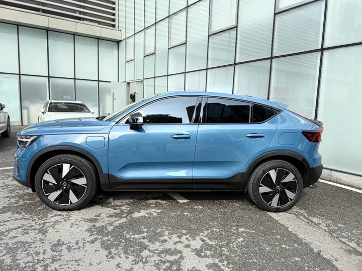 Фото 7 - Volvo C40