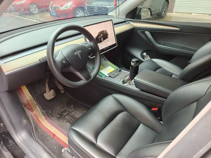 Фото 4 - Tesla Model Y