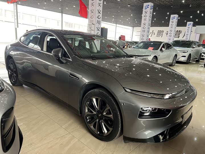 Фото 2 - XPeng P7