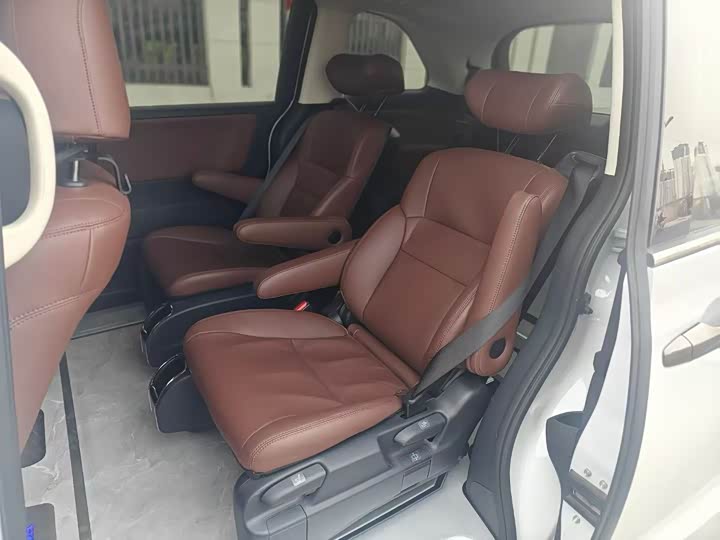 Фото 4 - Honda Odyssey