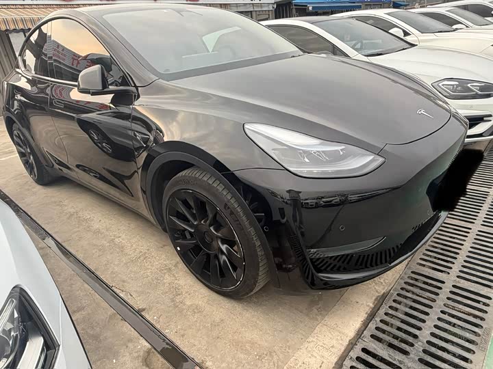 Фото 3 - Tesla Model Y