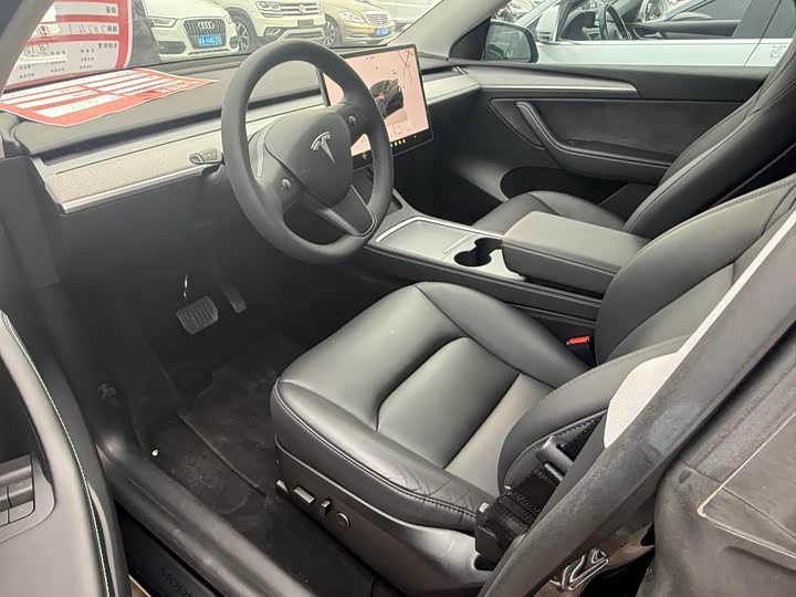 Фото 4 - Tesla Model Y