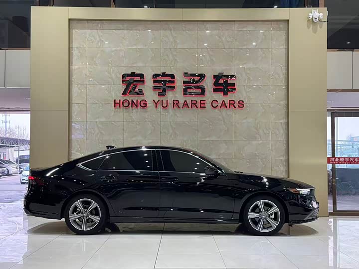 Фото 4 - Honda Accord