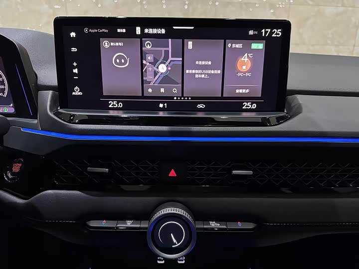 Фото 8 - Honda Accord