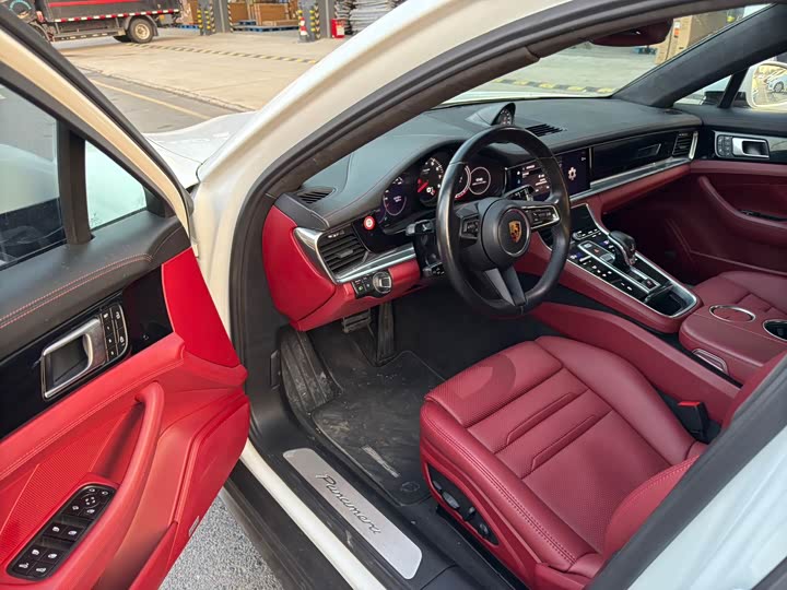 Фото 4 - Porsche Panamera