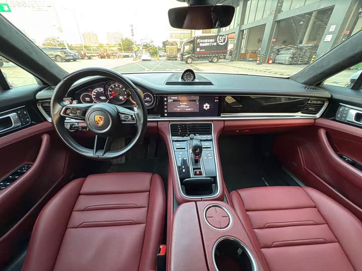 Фото 6 - Porsche Panamera