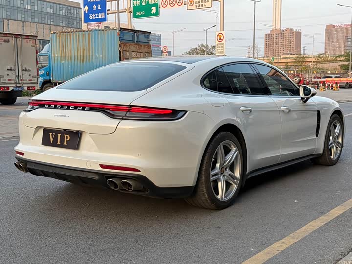 Фото 9 - Porsche Panamera