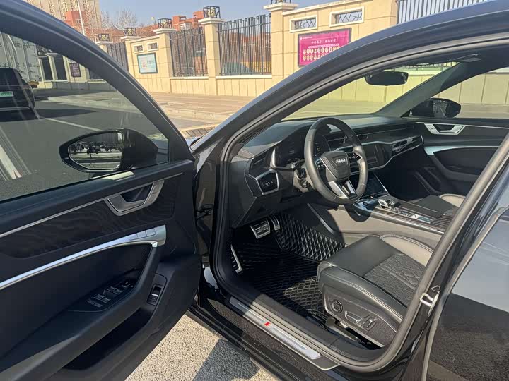 Фото 4 - Audi A6L