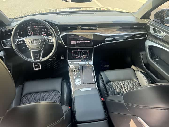 Фото 7 - Audi A6L