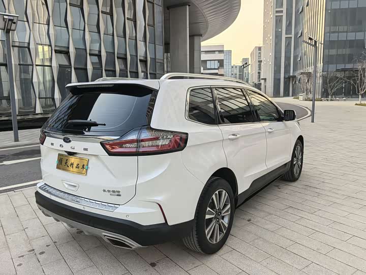 Фото 5 - Ford Edge