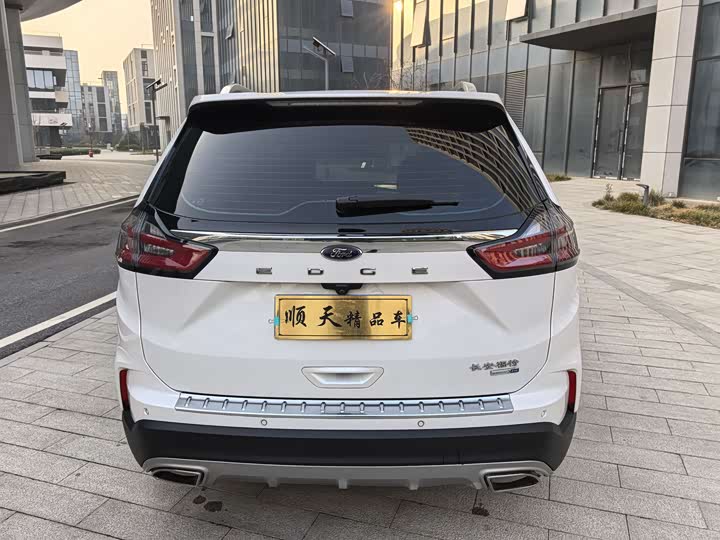 Фото 6 - Ford Edge