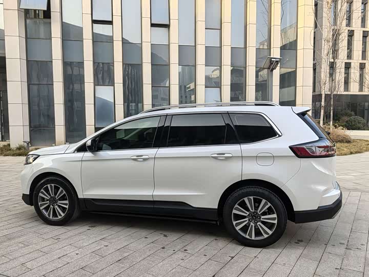 Фото 8 - Ford Edge