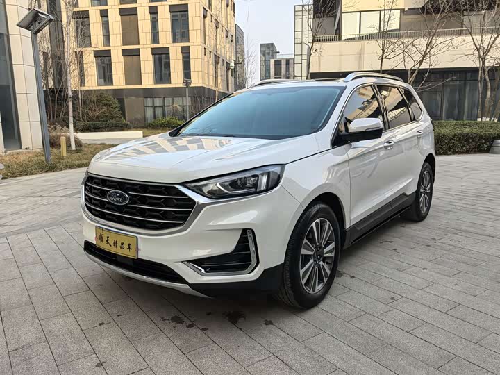 Фото 9 - Ford Edge