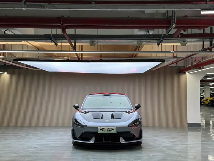 Фото 2 - Xiaomi SU7 Ultra