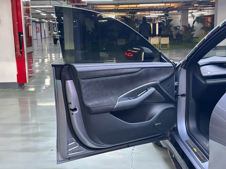 Фото 6 - Xiaomi SU7 Ultra