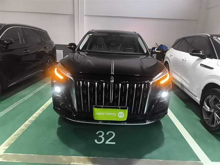 Фото 3 - Hongqi HS3 Hybrid