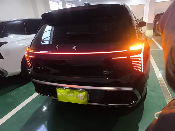 Фото 6 - Hongqi HS3 Hybrid