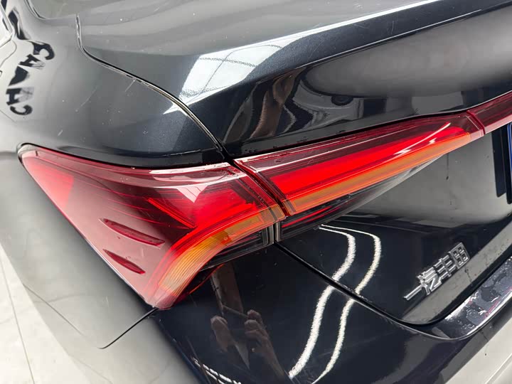 Фото 9 - Toyota Avalon