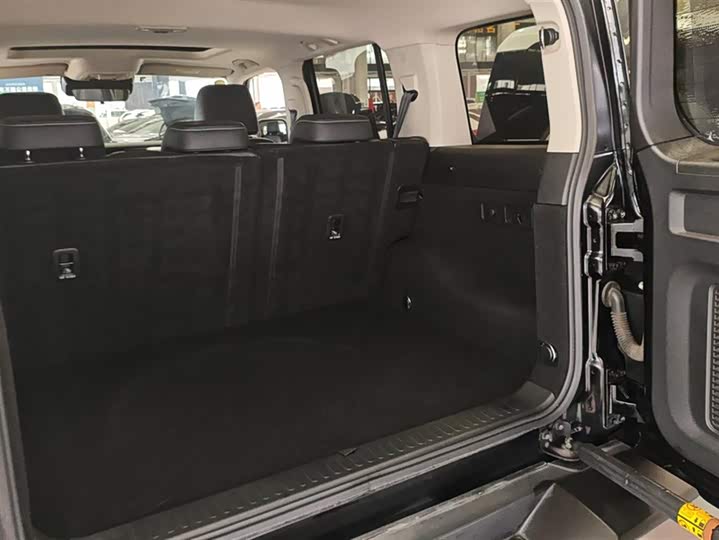 Фото 4 - Tank 300