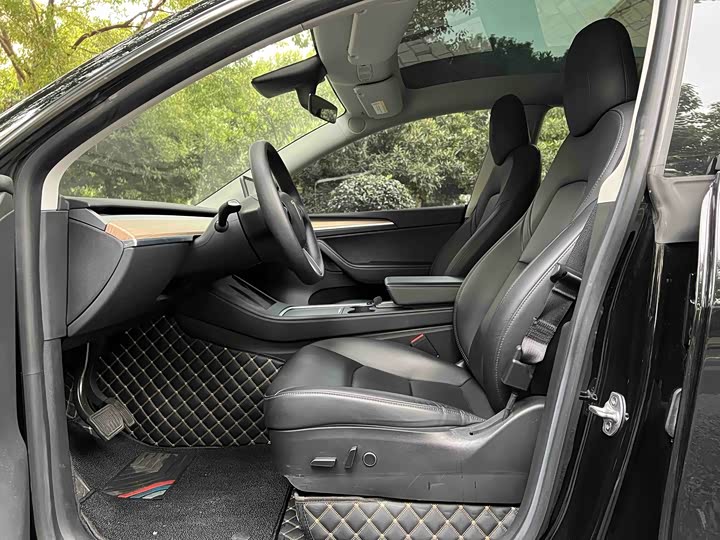 Фото 8 - Tesla Model Y