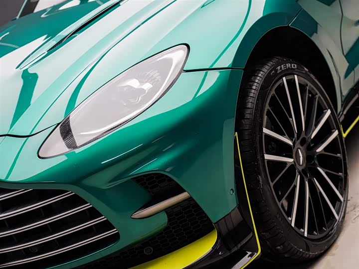 Фото 3 - Aston Martin DBX