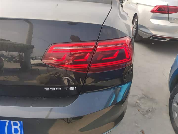 Фото 8 - Volkswagen Magotan