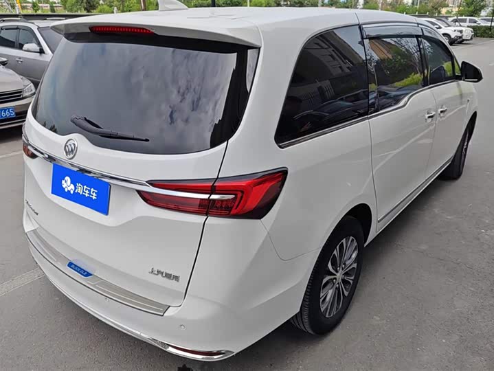 Фото 3 - Buick GL8 ES