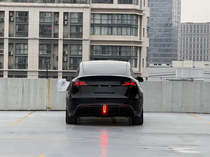 Фото 6 - Tesla Model Y
