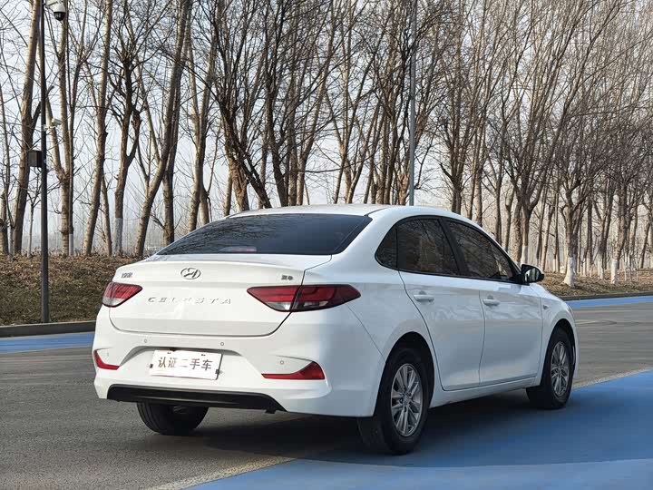 Фото 5 - Hyundai Celesta