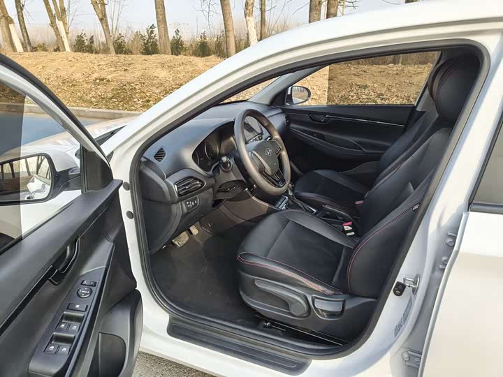 Фото 9 - Hyundai Celesta