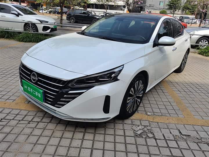 Фото 1 - Nissan Teana