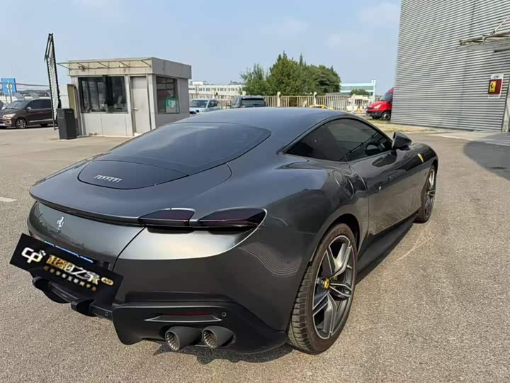 Фото 6 - Ferrari Roma