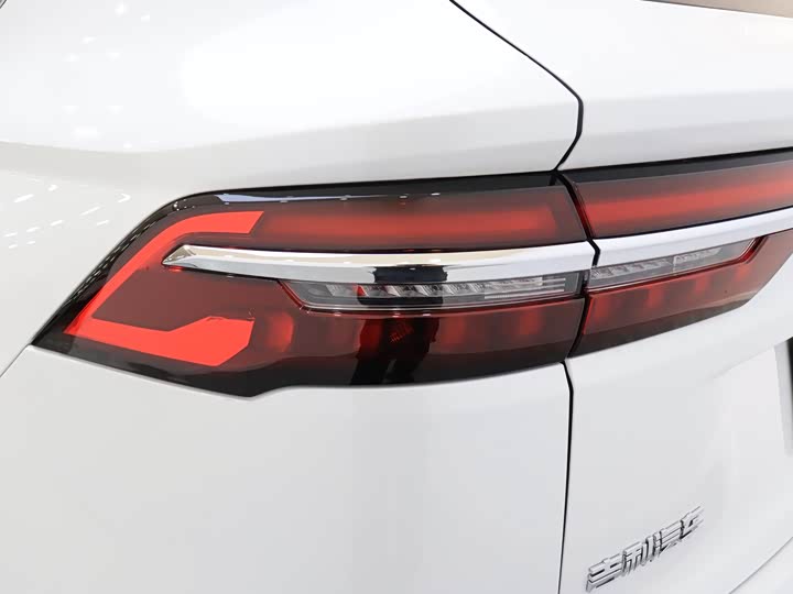 Фото 9 - Geely Monjaro