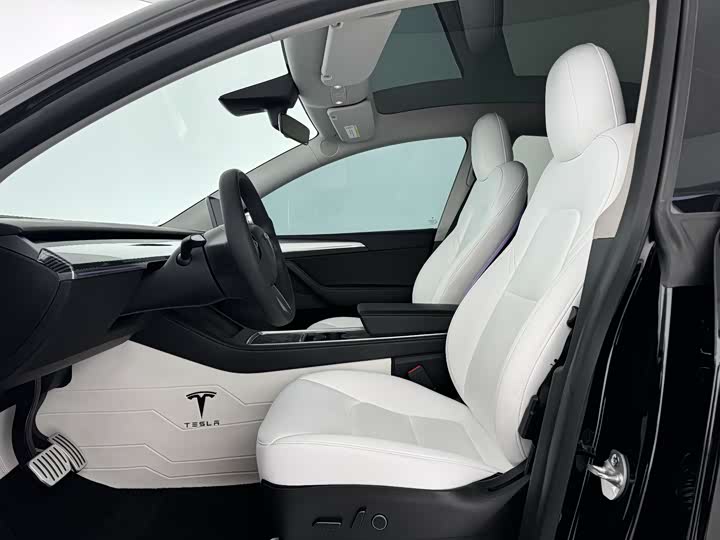 Фото 3 - Tesla Model Y