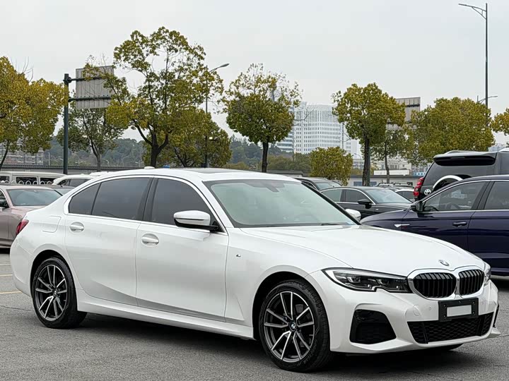 Фото 2 - BMW 3 Series