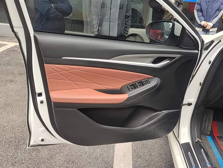 Фото 7 - Changan Eado Plus