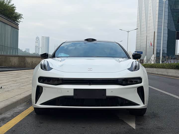 Фото 6 - Zeekr 001