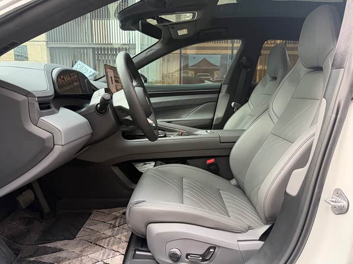 Фото 8 - Zeekr 001